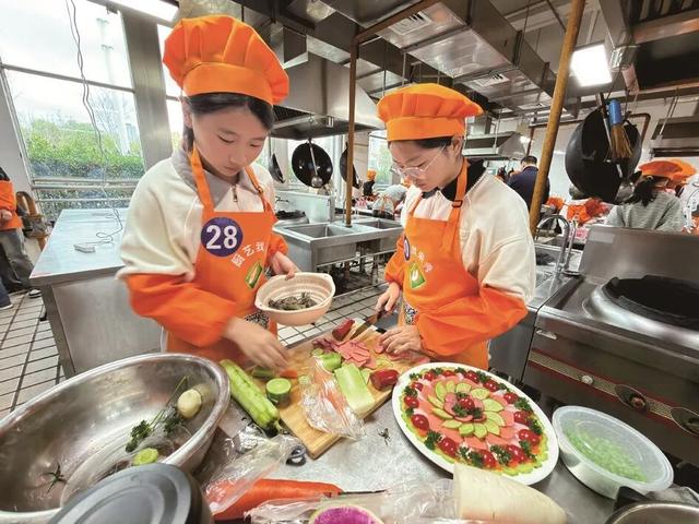 南通站、南通东站关联公交线路，即将优化调整 | 南通早七点
